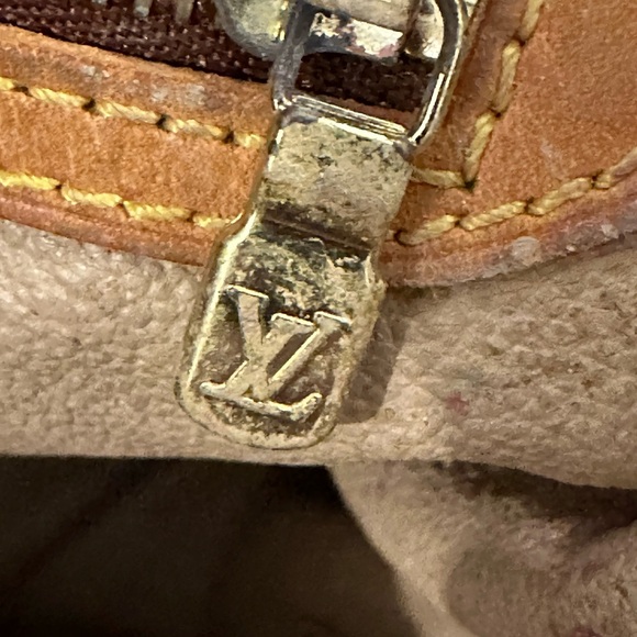 Authentic Monogram Louis vuttion bucket bag - Picture 7 of 10